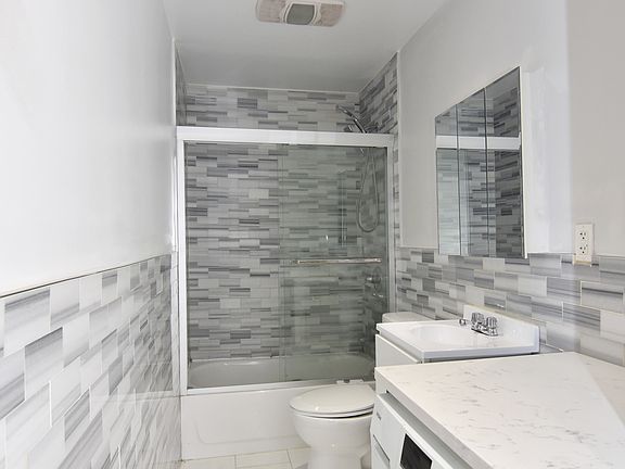 5th image of 320 Manhattan Ave APT 53