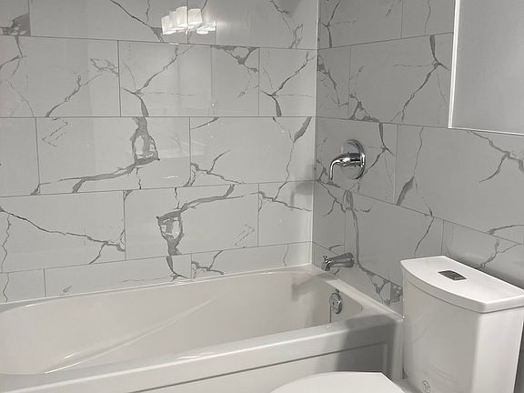 4th image of 340 Campbell Ave #304