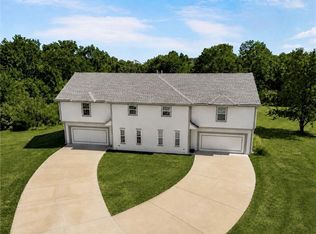 5129 Woodland Dr, Shawnee, KS 66218