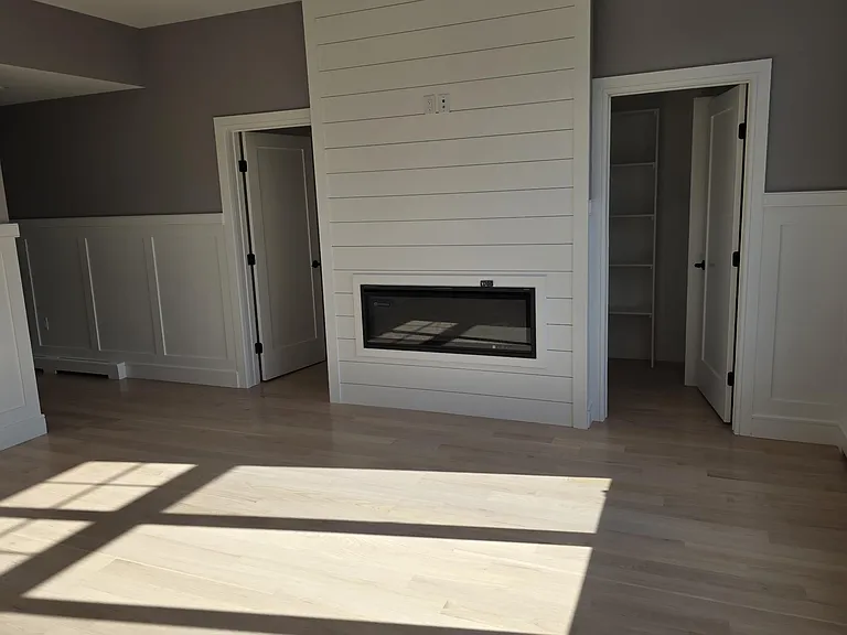 1047B Anderson Ave — Photo 8