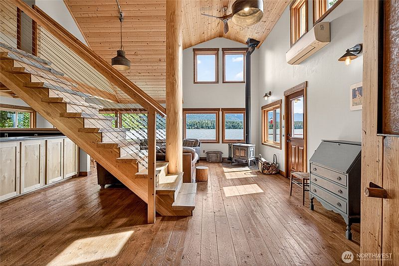 5th image of 16120 Cedar Brae Road