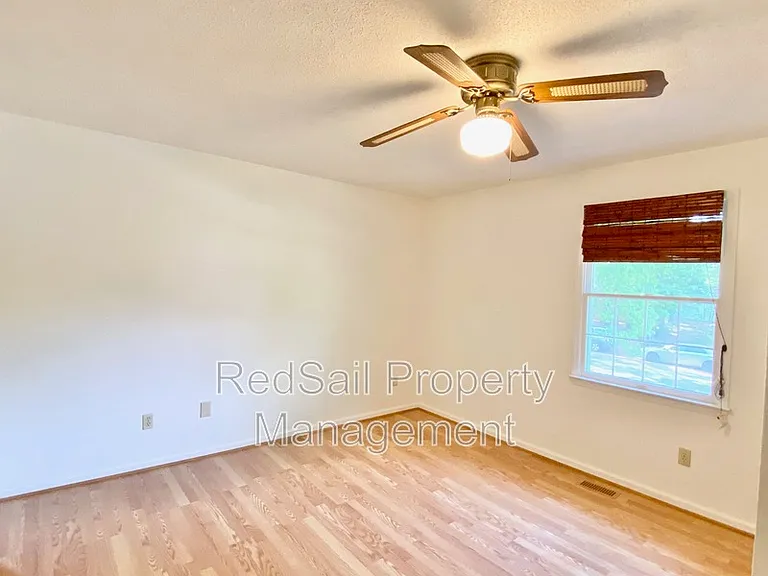 145 Linda Dr — Photo 12