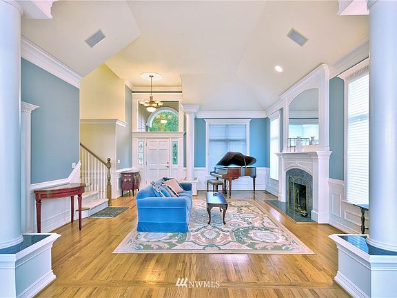 5th image of 17705 10th Ave NW