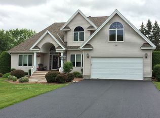 554 McQueen Rd, Amsterdam, NY 12010