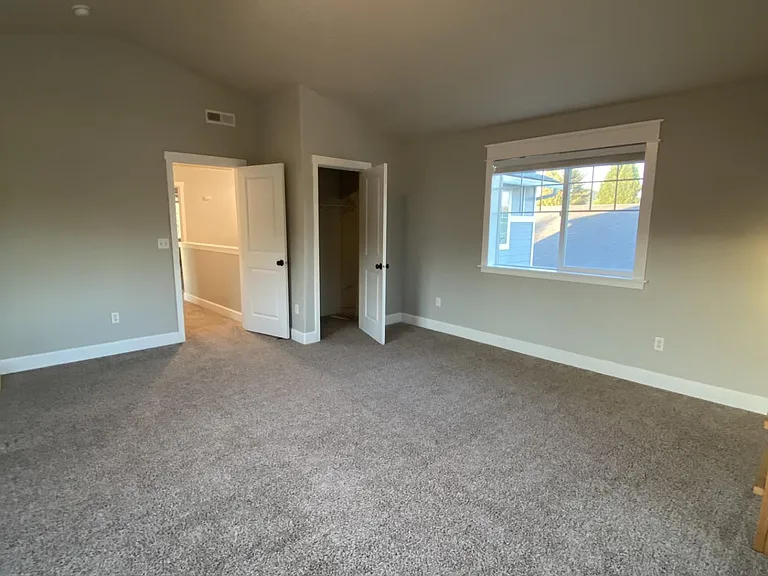 1055 Charlie Ave — Photo 30