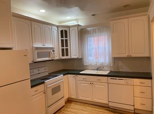 634 Parkwood St NE, Grand Rapids, MI 49503