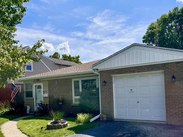 5224 Wolf Rd, Western Springs, IL 60558