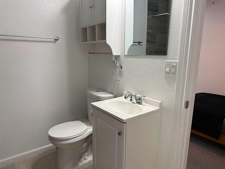 216 Charles Trl #B — Photo 7