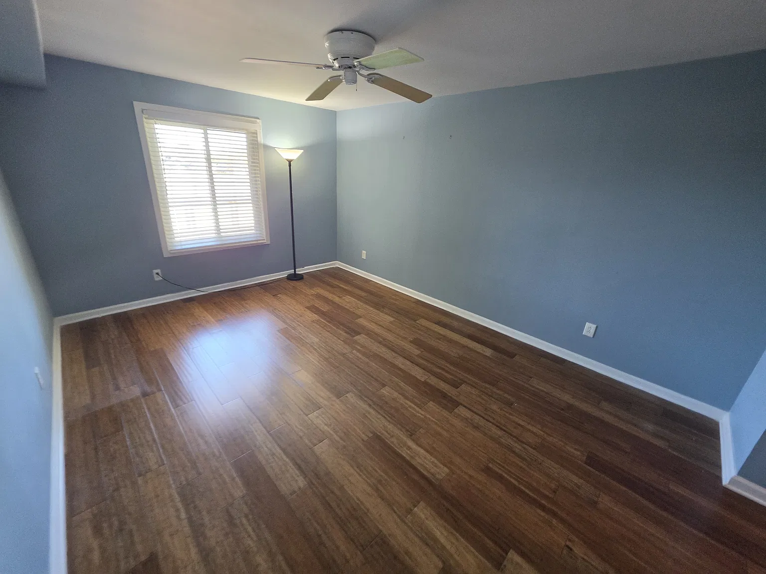 2 bed, 1100 sqft, $2,100 — Photo 3