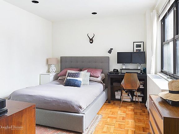 5th image of 233 E 69th St APT 14J