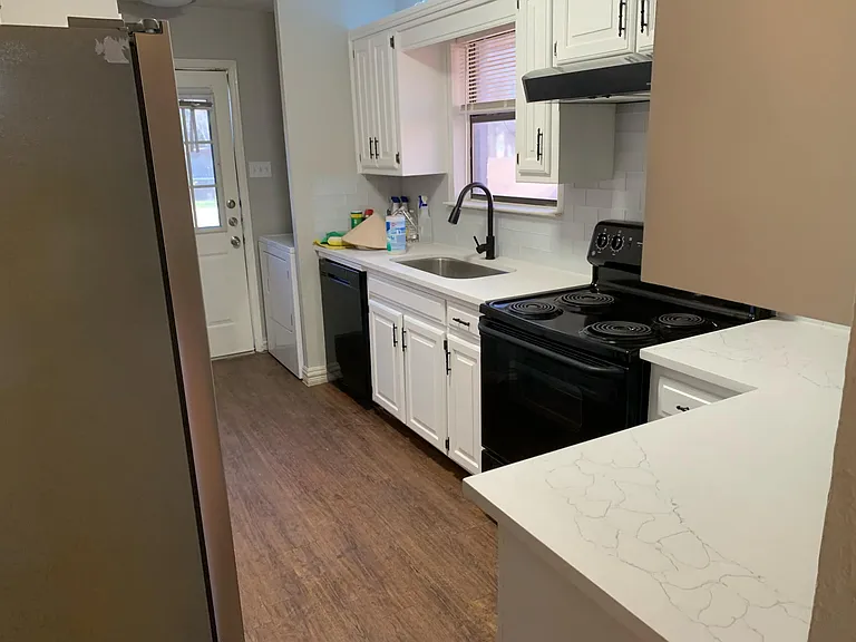 3409 Jewel St — Photo 6
