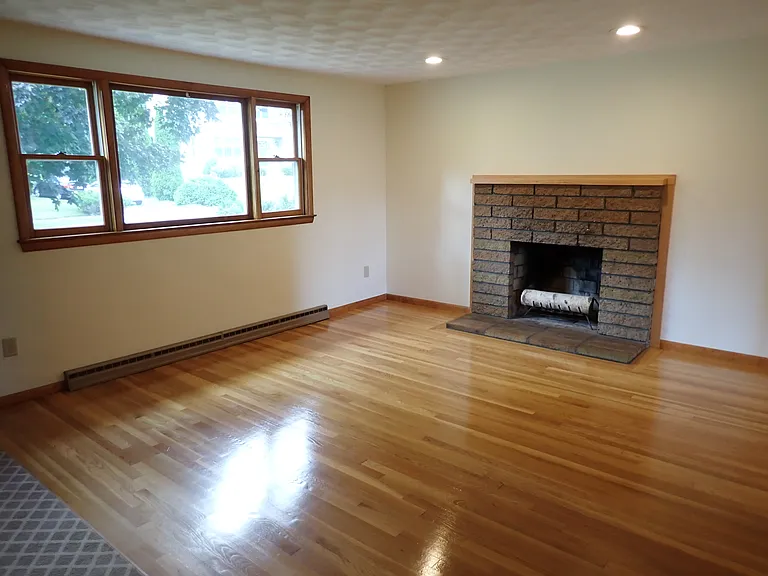 131 Jarvis Cir — Photo 10