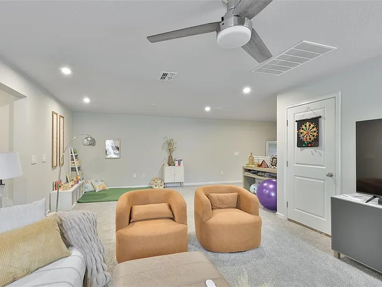 1123 Creek Valley Ct — Photo 17