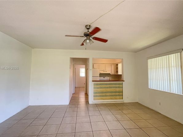 4317 NE 21st Ave APT 1