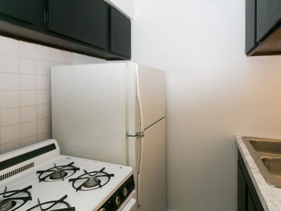3rd image of 535 W Briar Pl #54