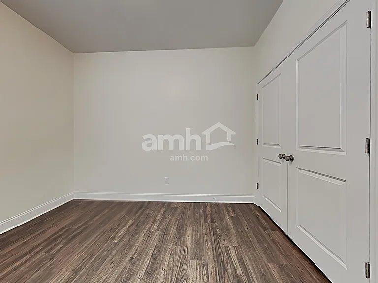 603 E Lionel Rd — Photo 17