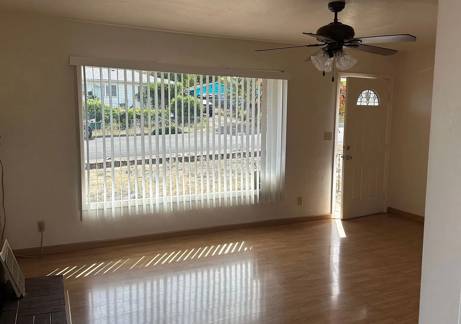 2 Bedroom 1 Bath House in Green — Photo 1