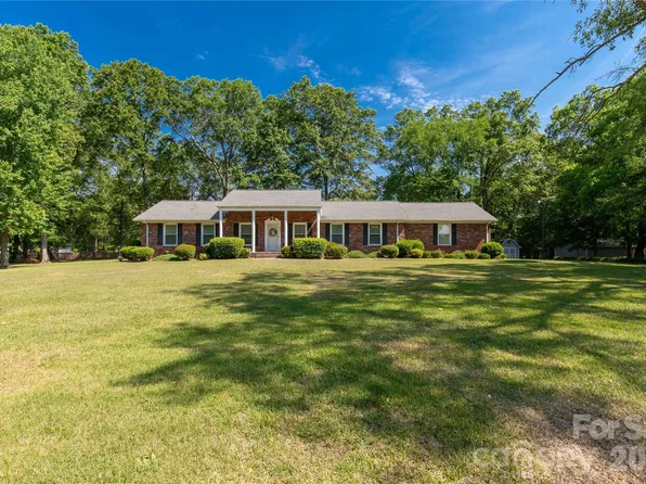 956 Providence Rd, Lancaster, SC 29720