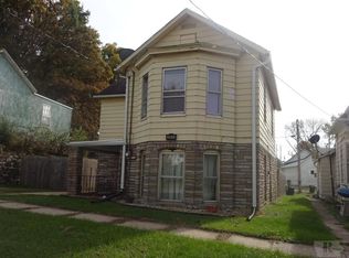 915 North St, Burlington, IA 52601