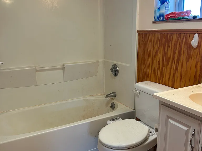 4 Rowe St — Photo 22