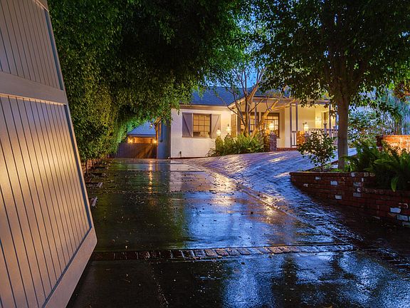 5th image of 1526 San Vicente Blvd