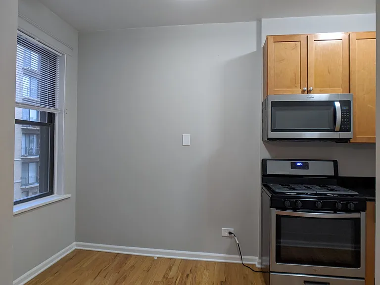 4243 N Sheridan Rd #4242-209 — Photo 2