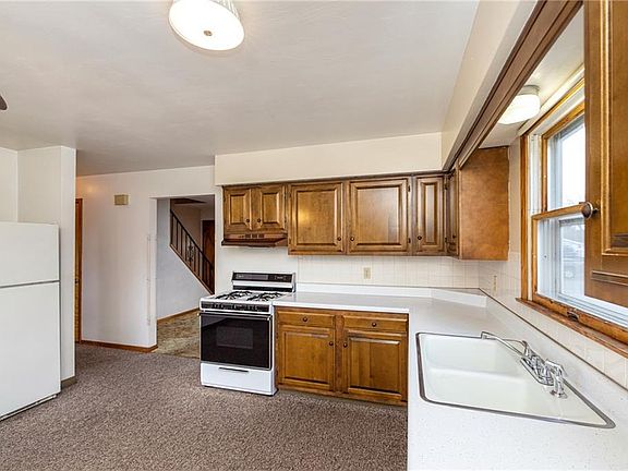 2nd image of 3002 Feasler St