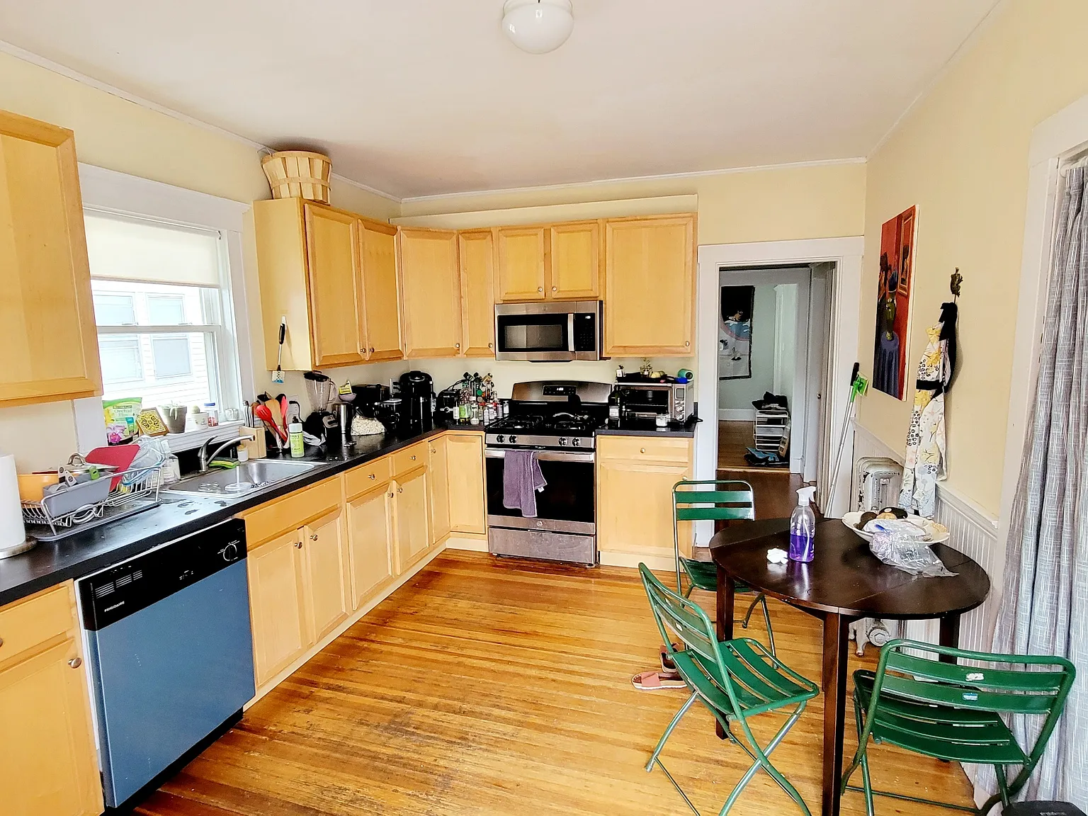 6 bed, $7,800 — Photo 2