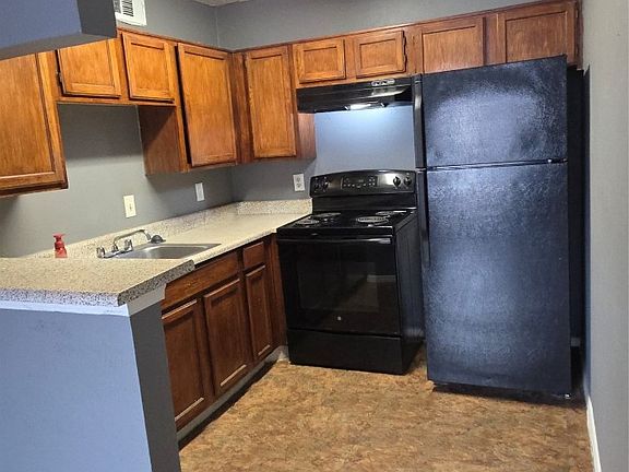 4th image of 18333 Roehampton Dr APT 928