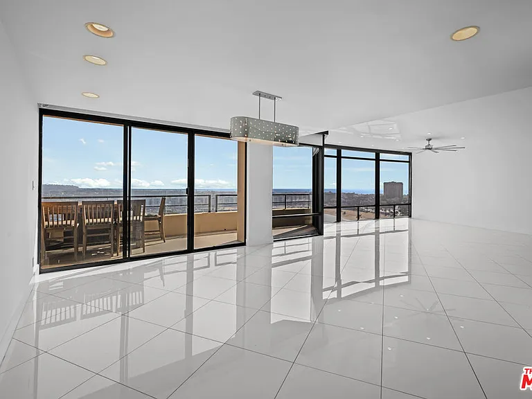 4267 Marina City Dr #Penthouse 4 — Photo 47
