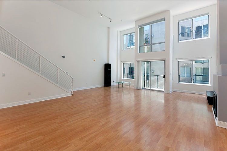 1st image of 388 Townsend St APT 7