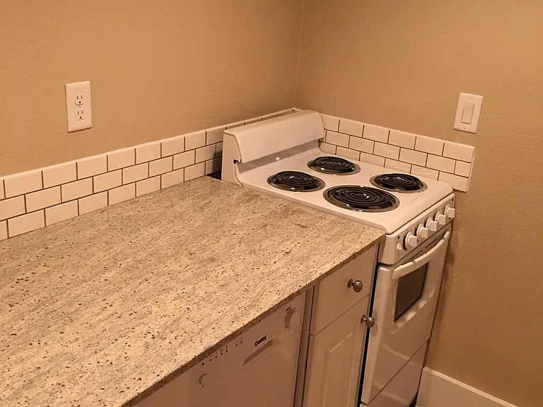 9540 N Seneca St #B — Photo 9