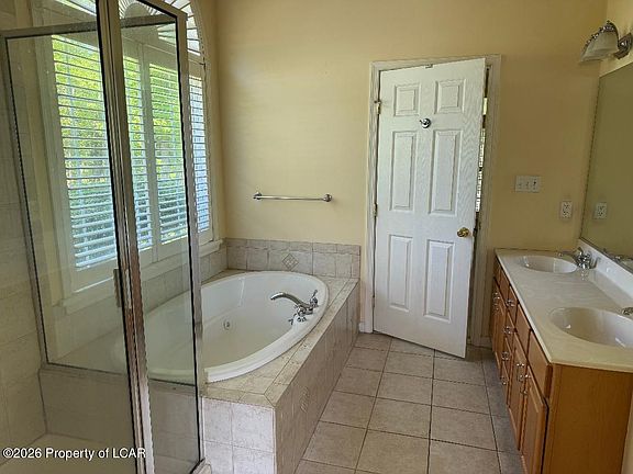 4th image of 121 Jeffrey Dr