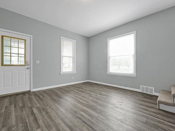 3rd image of 209 S Mount Pleasant Ave