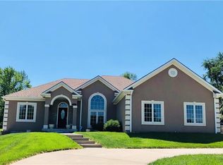 13 River Ridge Ter, Saint Joseph, MO 64507