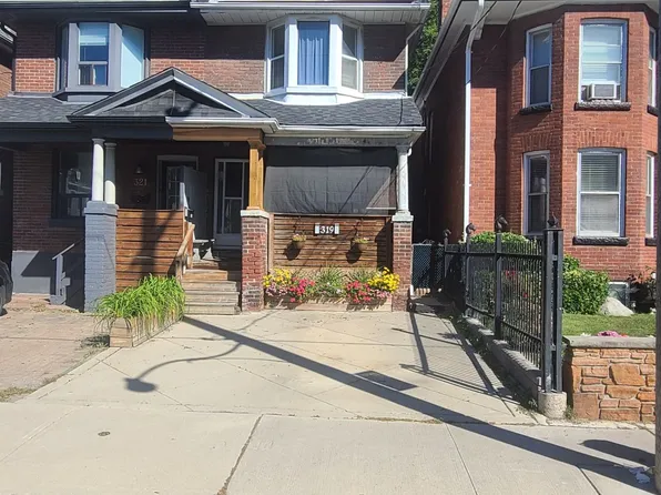 319 Woodbine Ave, Toronto, ON M4L 3P3