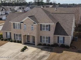 2116 Dovedale Dr, Greenville, NC