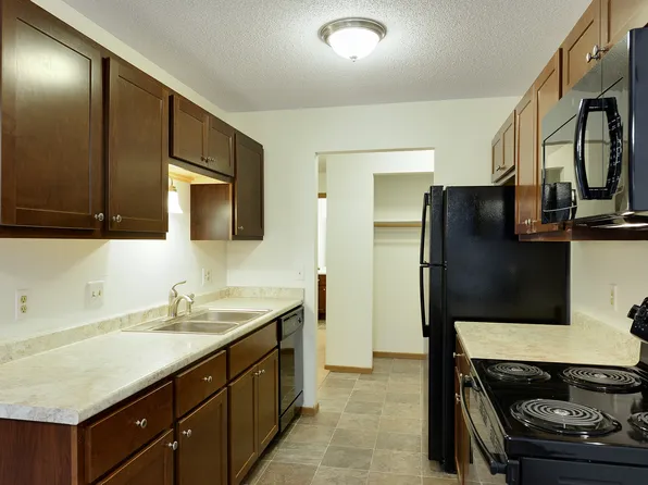 Pine Point, 10701 Hanson Blvd NW #D59109ce5, Minneapolis, MN 55433