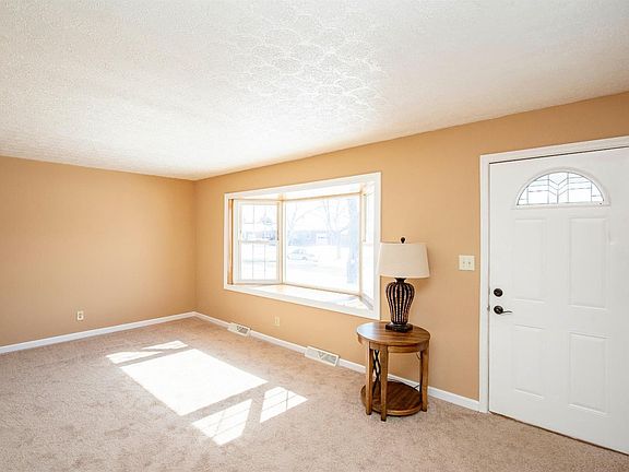 3rd image of 42 Margaret Ave