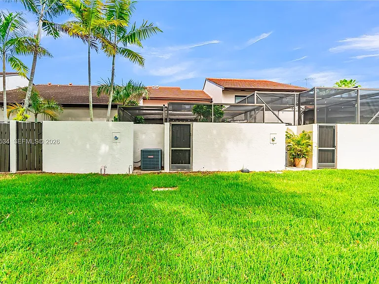 13340 SW 88th Ter #D — Photo 35