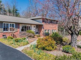 14 Nottingham Dr, Candler, NC 28715