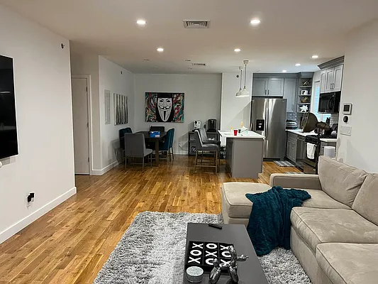 Rented by John R. Real Estate | media 12