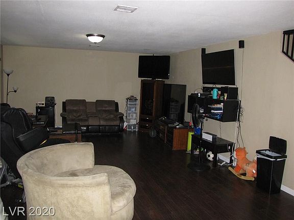 3rd image of 1661 Sombrero Dr