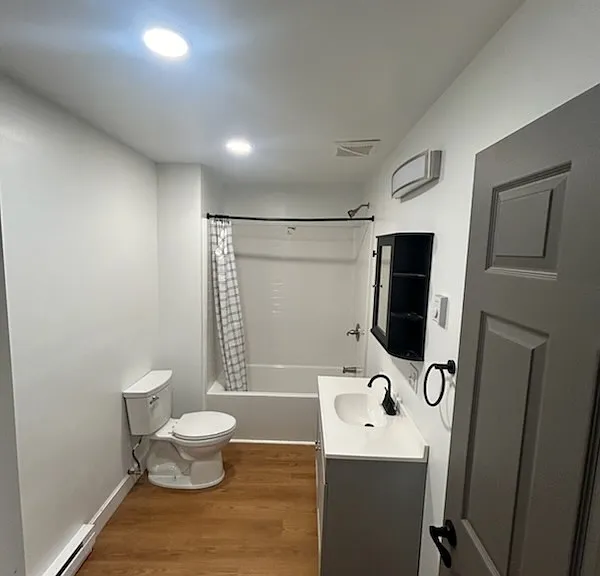 311 W Market St — Photo 2
