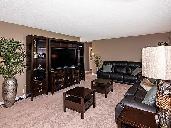 4th image of 1389 Saint Joseph Cir