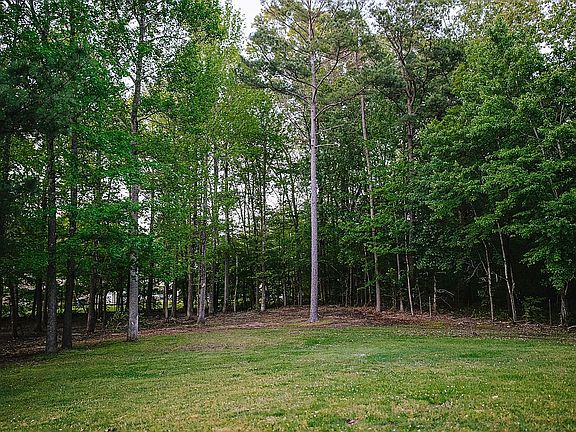 3rd image of Woodland Dr #17
