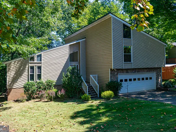 1985 Branch Valley Dr, Roswell, GA 30076