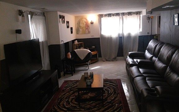 5th image of 5936 N Fairfield Ave