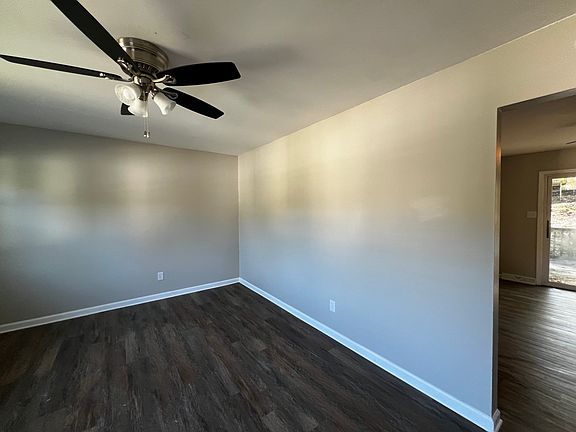 4th image of 247 Bull Run Dr