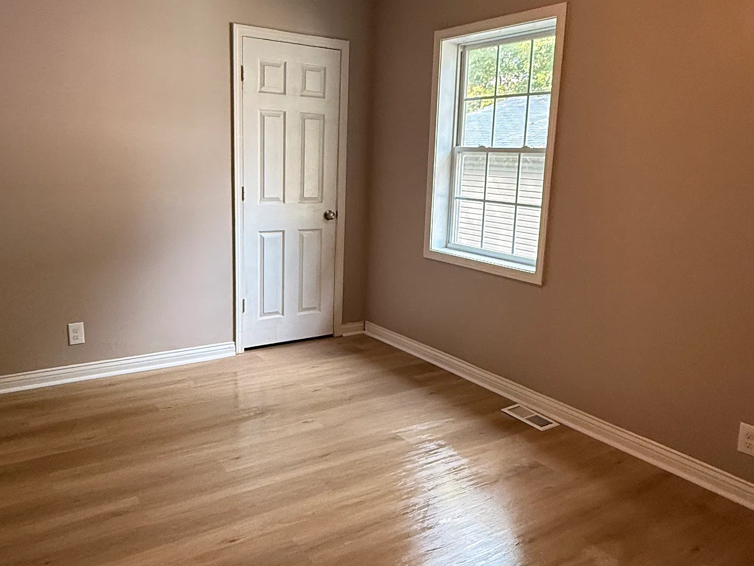 3 bed, 1500 sqft, $1,500 — Photo 3